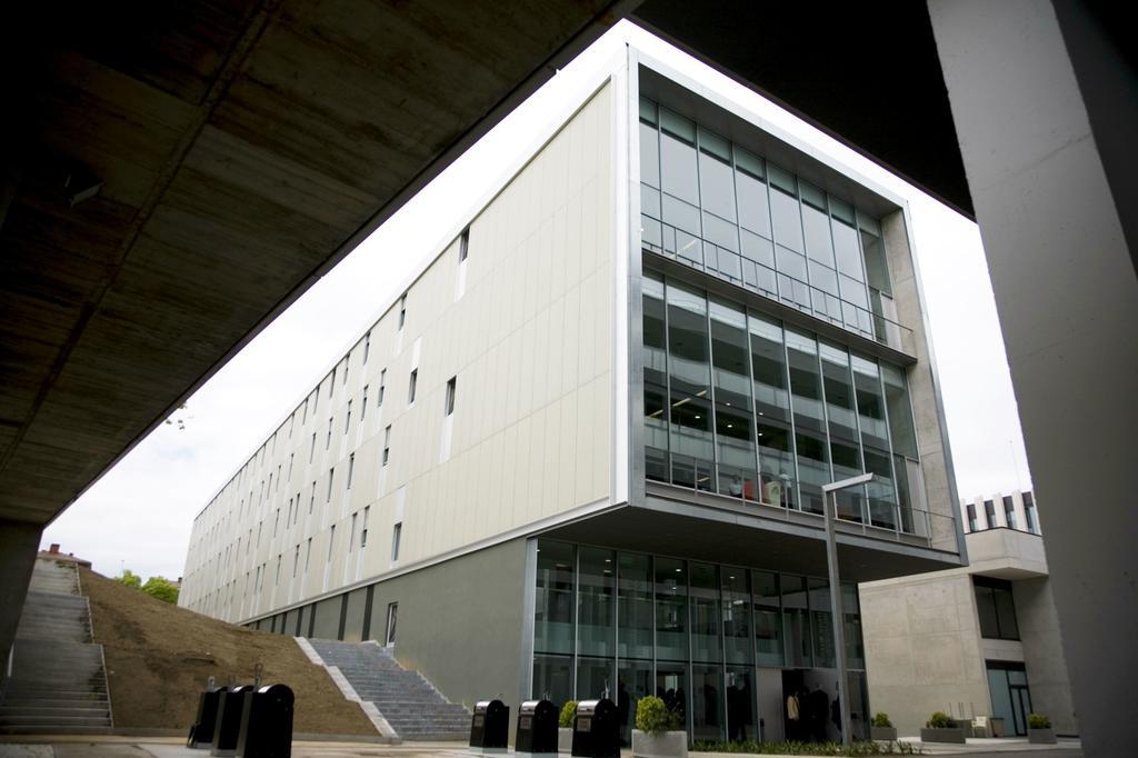 圣库加特德尔瓦勒斯罗伯托德诺比利君悦大学旅舍公寓 外观 照片